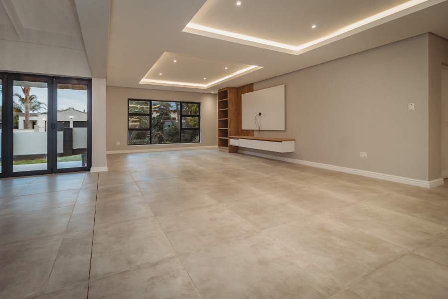 4 Bedroom Property for Sale in Denver Park Western Cape